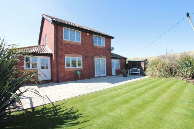 Image of 4 bedroom Detached house for sale in Ffordd Idwal Prestatyn LL19 at Ffordd Idwal  Prestatyn, LL19 7JG
