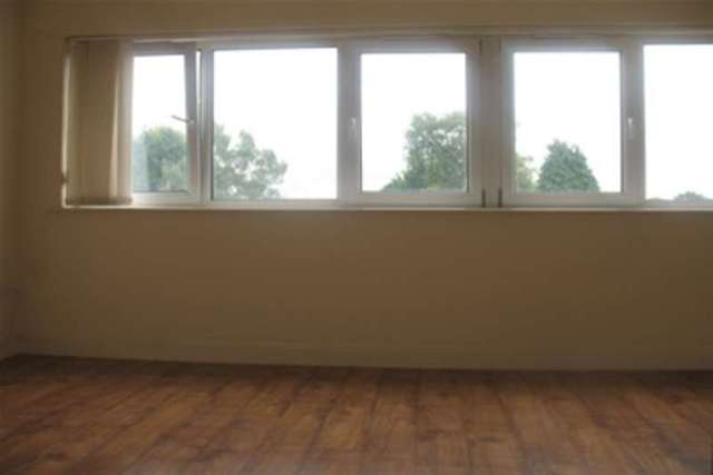  Image of 2 bedroom Maisonette to rent in Firtree Way Southampton SO19 at Southampton, SO19 8AY