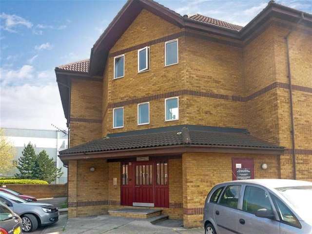  Image of 1 bedroom Ground Flat for sale in Frobisher Road Erith DA8 at Erith Kent Erith, DA8 2PW