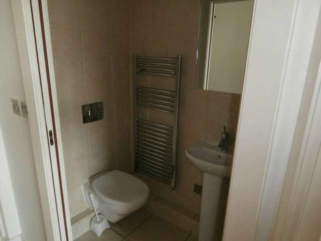  Image of Studio flat to rent in Wellington Street Leeds LS1 at Wellington Street West Point Leeds, LS1 4JJ
