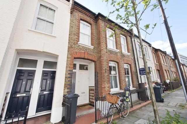  Image of 2 bedroom Maisonette to rent in Goldsboro Road London SW8 at Goldsboro Road  London, SW8 4RP