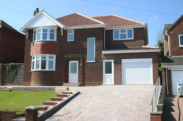  Image of 4 bedroom Detached house for sale in Park Drive Wolverhampton WV4 at Park Drive Goldthorn Park Wolverhampton, WV4 5AH