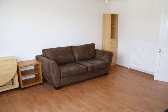  Image of 2 bedroom Flat to rent in Graham Road London E8 at Graham Road Dalston London, E8 1BZ