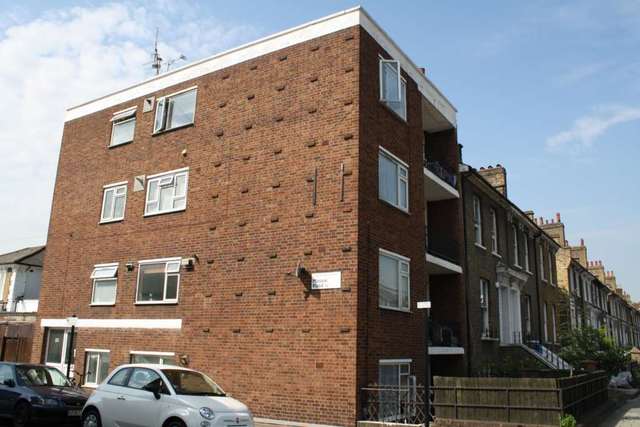  Image of 2 bedroom Flat to rent in Graham Road London E8 at Graham Road Dalston London, E8 1BZ