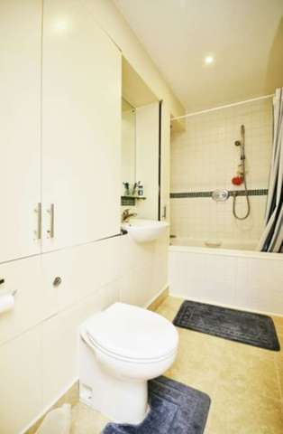  Image of 4 bedroom Mews to rent in Grange Road London SE1 at Tower Bridge, SE1 3BE