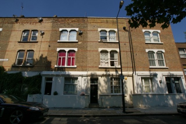  Image of 2 bedroom Flat to rent in Greyhound Road London W6 at London, W6 8NJ