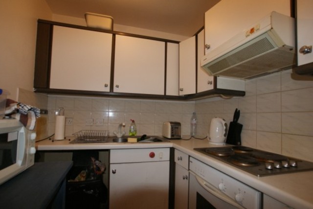  Image of 2 bedroom Flat to rent in Greyhound Road London W6 at London, W6 8NJ
