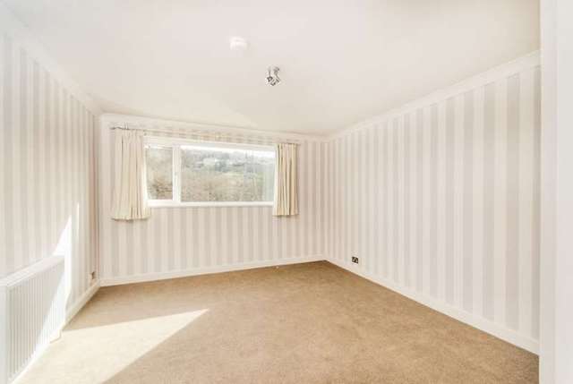  Image of 2 bedroom Flat for sale in Grosvenor Bridge Road Bath BA1 at Bath, BA1 6BE