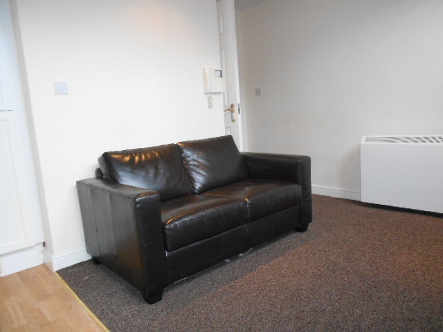  Image of 2 bedroom Flat to rent in Hardicker Street Burnage Manchester M19 at Levenshulme  Manchester, M19 2RB