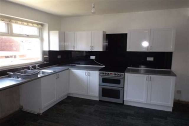  Image of 3 bedroom Terraced house to rent in Harley Street Openshaw Manchester M11 at Manchester, M11 1AS