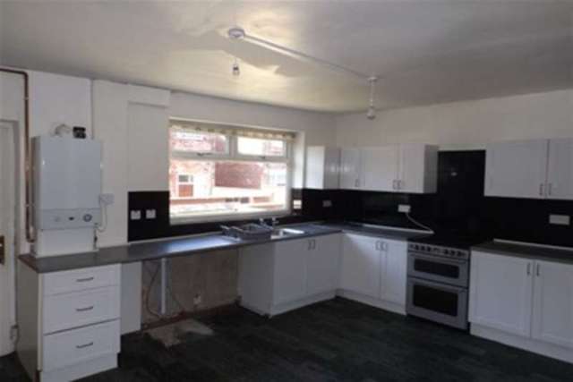  Image of 3 bedroom Terraced house to rent in Harley Street Openshaw Manchester M11 at Manchester, M11 1AS