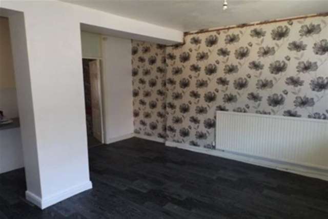  Image of 3 bedroom Terraced house to rent in Harley Street Openshaw Manchester M11 at Manchester, M11 1AS