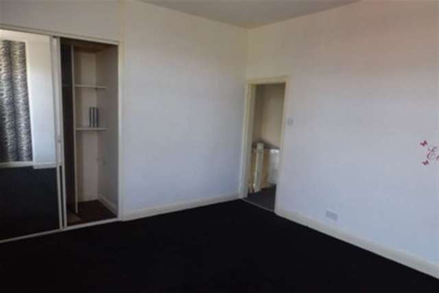  Image of 3 bedroom Terraced house to rent in Harley Street Openshaw Manchester M11 at Manchester, M11 1AS