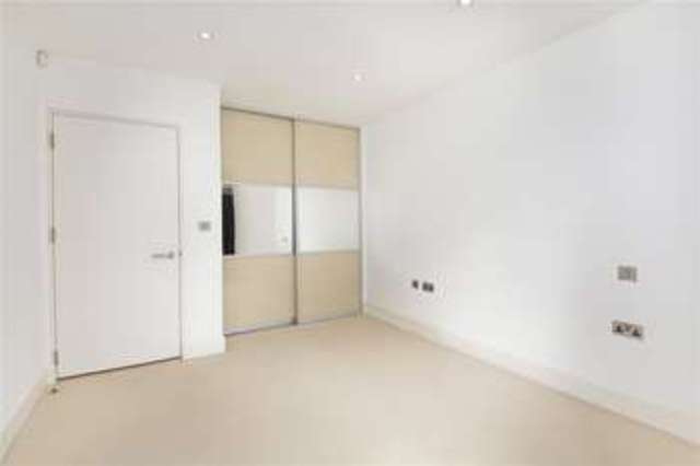  Image of 2 bedroom Flat to rent in Hatton Place London EC1N at Clerkenwell London Farringdon, EC1N 8RU
