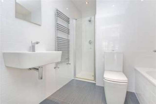  Image of 2 bedroom Flat to rent in Hatton Place London EC1N at Clerkenwell London Farringdon, EC1N 8RU