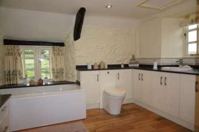 Image of 4 bedroom Detached house for sale in Henwood Liskeard PL14 at Henwood Liskeard, PL14 5BW
