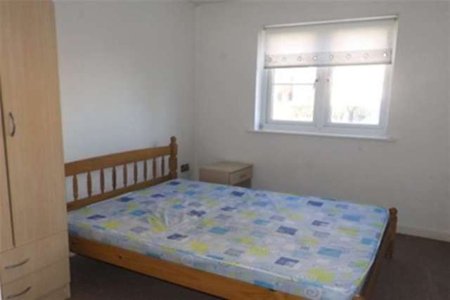  Image of 1 bedroom Flat to rent in Heol Staughton Cardiff CF10 at Cardiff, CF10 5FS
