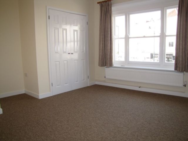  Image of 2 bedroom Apartment to rent in High Street Fareham PO16 at High Street  Fareham, PO16 7AW