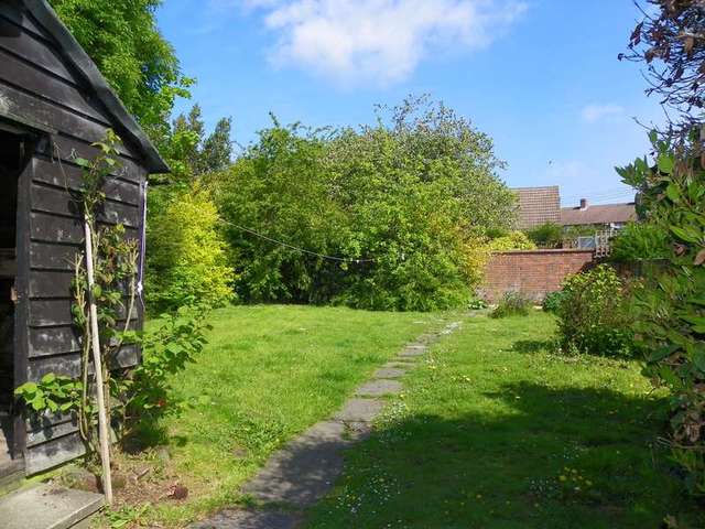  Image of 3 bedroom Semi-Detached house to rent in High Street Nettlebed Henley-on-Thames RG9 at Nettlebed  Nettlebed, Henley on Thames, RG9 5DD