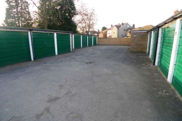  Image of 1 bedroom Flat for sale in Highview Road Sidcup DA14 at Highview Road  Sidcup, DA14 4EZ