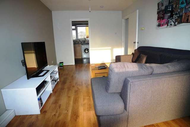  Image of 1 bedroom Flat for sale in Highview Road Sidcup DA14 at Highview Road  Sidcup, DA14 4EZ