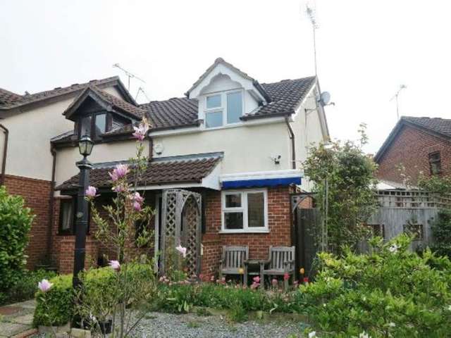  Image of 1 bedroom End of Terrace for sale in Hilmanton Lower Earley Reading RG6 at Hilmanton  Reading, RG6 4HN