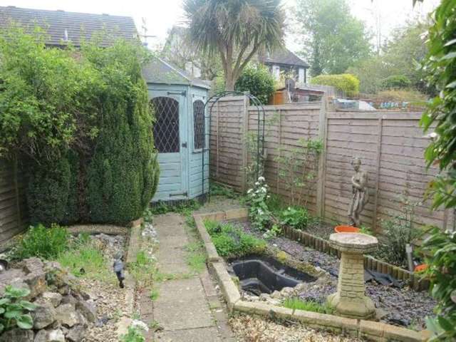  Image of 1 bedroom End of Terrace for sale in Hilmanton Lower Earley Reading RG6 at Hilmanton  Reading, RG6 4HN