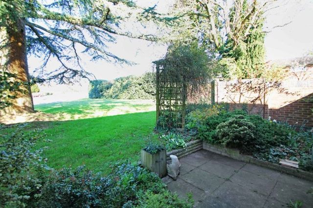  Image of 2 bedroom Flat for sale in Clementi Avenue Holmer Green High Wycombe HP15 at Clementi Avenue  Holmer Green, HP15 6TN