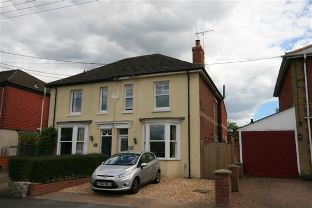  Image of 4 bedroom Semi-Detached house to rent in Hound Road Netley Abbey Southampton SO31 at Hamble, SO31 5FX