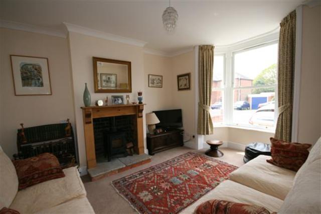  Image of 4 bedroom Semi-Detached house to rent in Hound Road Netley Abbey Southampton SO31 at Hamble, SO31 5FX