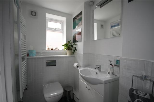  Image of 4 bedroom Semi-Detached house to rent in Hound Road Netley Abbey Southampton SO31 at Hamble, SO31 5FX