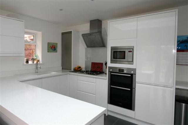  Image of 4 bedroom Semi-Detached house to rent in Hound Road Netley Abbey Southampton SO31 at Hamble, SO31 5FX