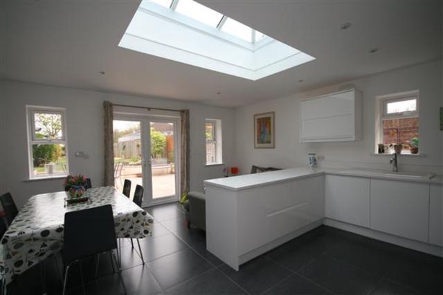  Image of 4 bedroom Semi-Detached house to rent in Hound Road Netley Abbey Southampton SO31 at Hamble, SO31 5FX