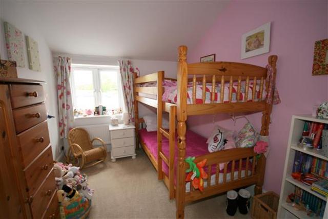  Image of 4 bedroom Semi-Detached house to rent in Hound Road Netley Abbey Southampton SO31 at Hamble, SO31 5FX