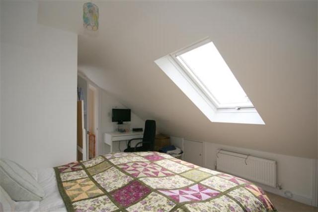  Image of 4 bedroom Semi-Detached house to rent in Hound Road Netley Abbey Southampton SO31 at Hamble, SO31 5FX