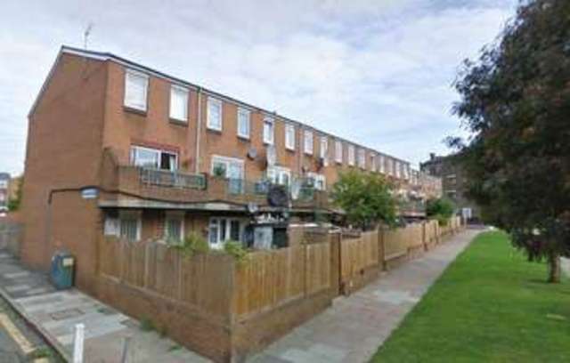  Image of 1 bedroom Property to rent in Templeton Close London N16 at Templeton Close  London, N16 8UY