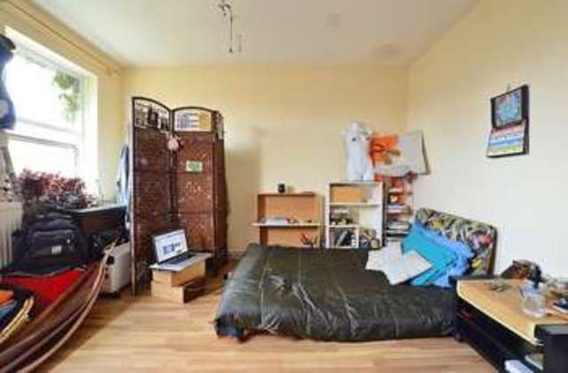  Image of 1 bedroom Property to rent in Templeton Close London N16 at Templeton Close  London, N16 8UY