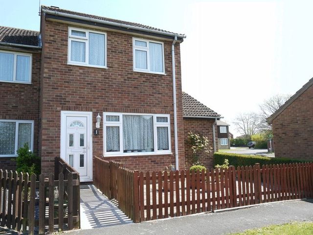  Image of 2 bedroom Detached house for sale in Hughenden Green Aylesbury HP21 at Hughenden Green  Aylesbury, HP21 9EB