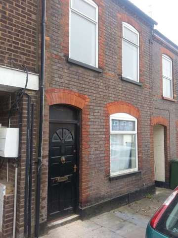  Image of 4 bedroom Semi-Detached house to rent in Jubilee Street Luton LU2 at Jubilee St  Luton, LU2 0EA
