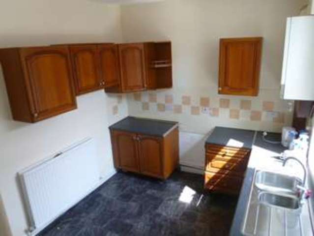  Image of 3 bedroom Terraced house to rent in Kensington Street Rochdale OL11 at Rochdale OL11 1QS Rochdale, OL11 1QS
