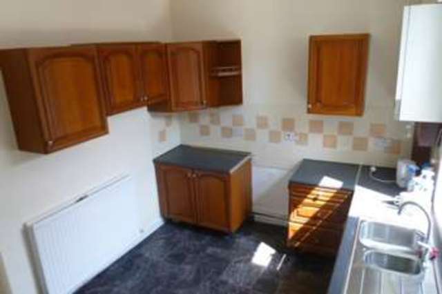  Image of 3 bedroom Terraced house to rent in Kensington Street Rochdale OL11 at Rochdale OL11 1QS Rochdale, OL11 1QS