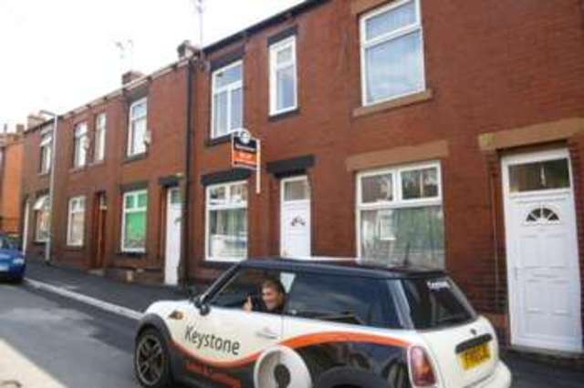  Image of 3 bedroom Terraced house to rent in Kensington Street Rochdale OL11 at Rochdale OL11 1QS Rochdale, OL11 1QS