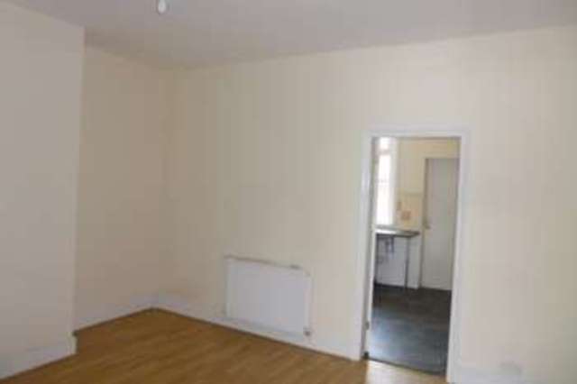  Image of 3 bedroom Terraced house to rent in Kensington Street Rochdale OL11 at Rochdale OL11 1QS Rochdale, OL11 1QS