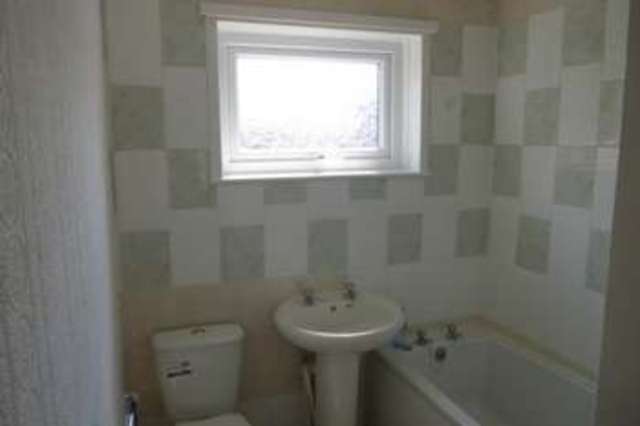  Image of 3 bedroom Terraced house to rent in Kensington Street Rochdale OL11 at Rochdale OL11 1QS Rochdale, OL11 1QS