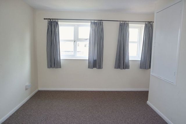  Image of 2 bedroom Semi-Detached house to rent in Kersbrook Close Stoke-on-Trent ST4 at Kersbrook Close Trentham Stoke-On-Trent, ST4 8XL