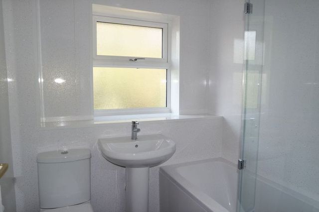  Image of 2 bedroom Semi-Detached house to rent in Kersbrook Close Stoke-on-Trent ST4 at Kersbrook Close Trentham Stoke-On-Trent, ST4 8XL