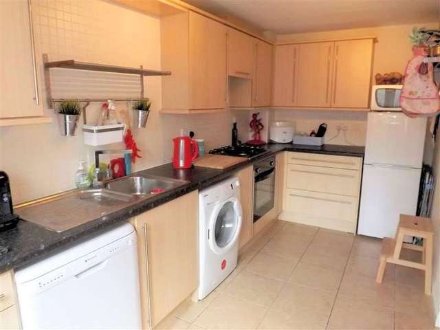  Image of 3 bedroom Detached house for sale in Kestrels Mead Tadley RG26 at Tadley, RG26 4QD