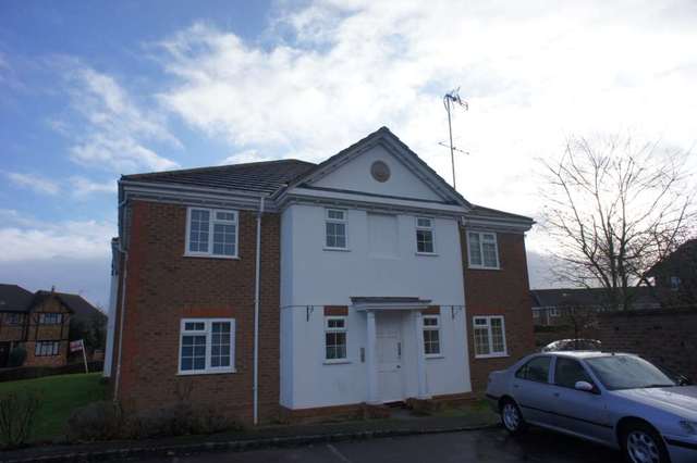  Image of 1 bedroom Flat to rent in Kingfisher Way Bicester OX26 at Kingfisher Way  Bicester, OX26 6YD