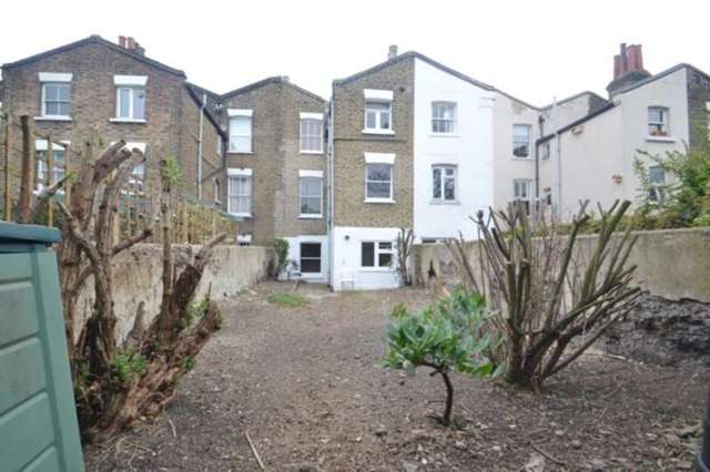  Image of 1 bedroom Apartment for sale in Kings Grove London SE15 at Kings Grove  Peckham, SE15 2NB