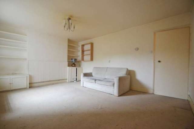  Image of 1 bedroom Apartment for sale in Kings Grove London SE15 at Kings Grove  Peckham, SE15 2NB